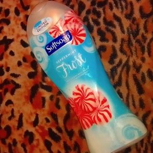 Softsoap Frost body wash